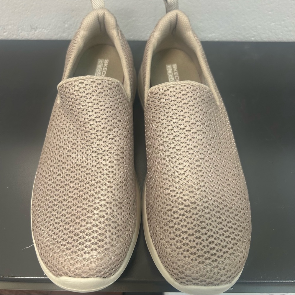 Skechers GoWalk Joy slip in sneaker 8 taupe - Picture 3 of 8